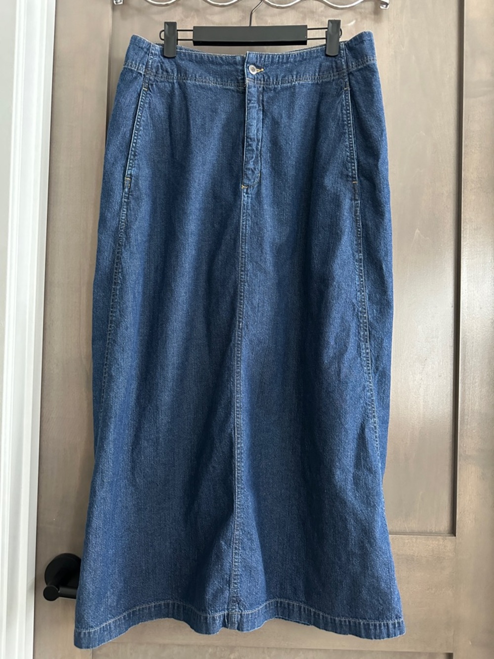 Eddie Bauer Y2K Women’s Denim Maxi Skirt Flap Pockets 100% Cotton Size 12